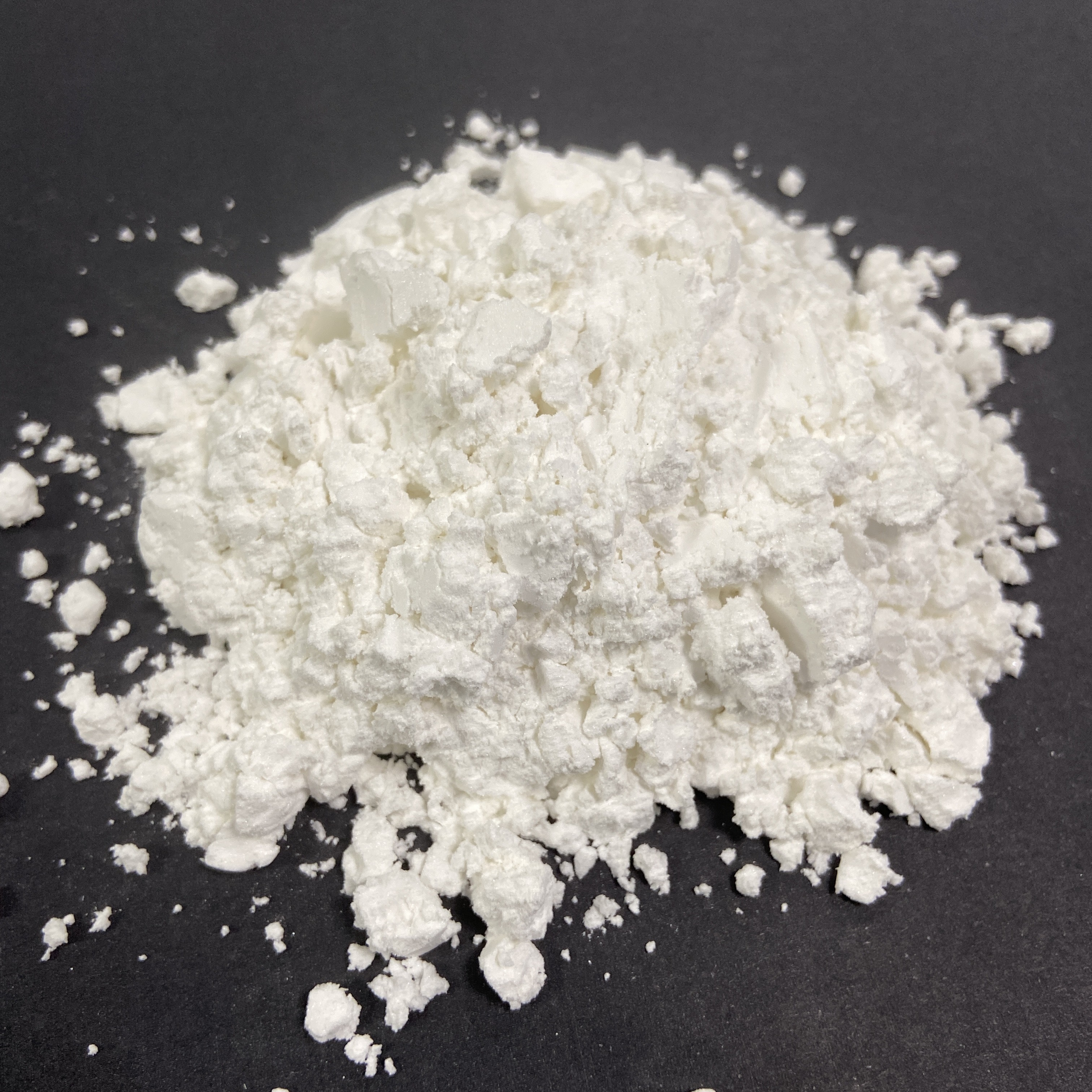 东超一篇让你了解氮化铝粉体填料应用导热绝缘材料
